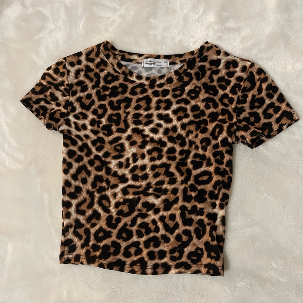 Leopard print crop top!